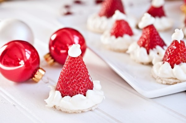 4. Десерт "Шапка Деда Мороза"