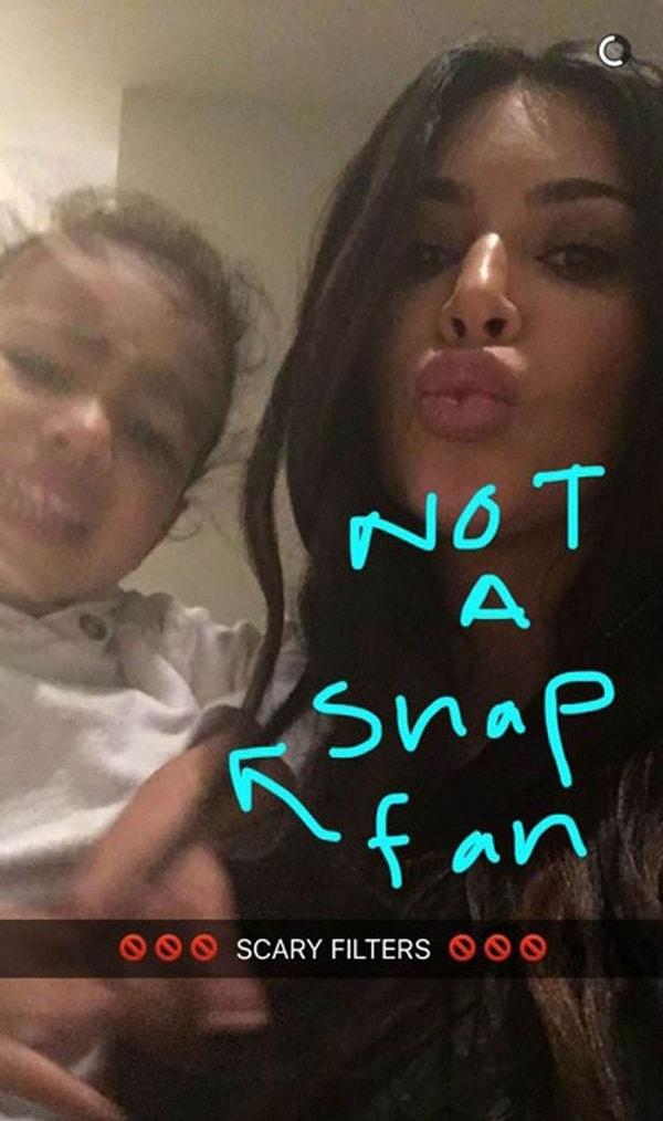 Söylentilere göre Kanye, Kim'in çocukları sürekli Snapchat, Instagram gibi platformlarda aksesuar gibi kullanmasından rahatsızdı.