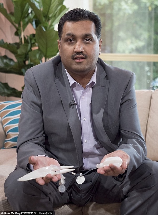 Для достижения эрекции необходимо нажать на кнопку, выведенную на яички.