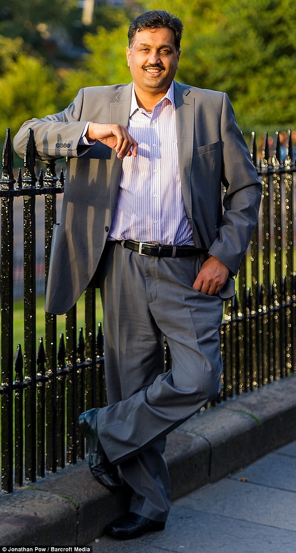 Для вывода полового члена из этого состояния есть другая кнопка.