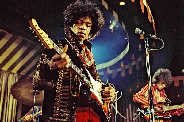 14. Jimi Hendrix’e günün birinde “Dünyanın en iyi gitaristi olmak nasıl bir his?” diye sorulmuş...