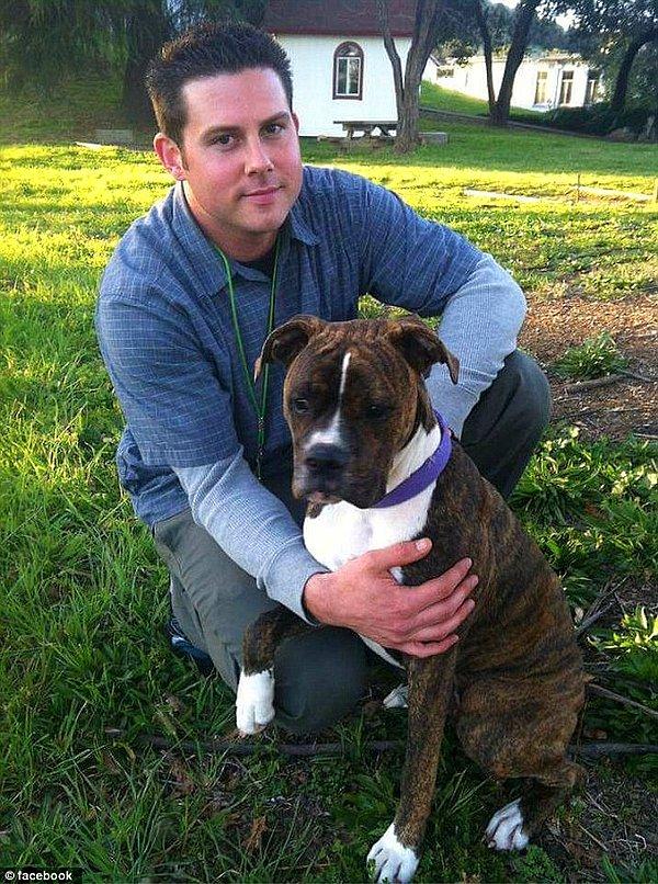 Ryan Jessen 33 yaşında sağlıklı bir adamdı. Köpeği Mollie beraber yaşıyordu.
