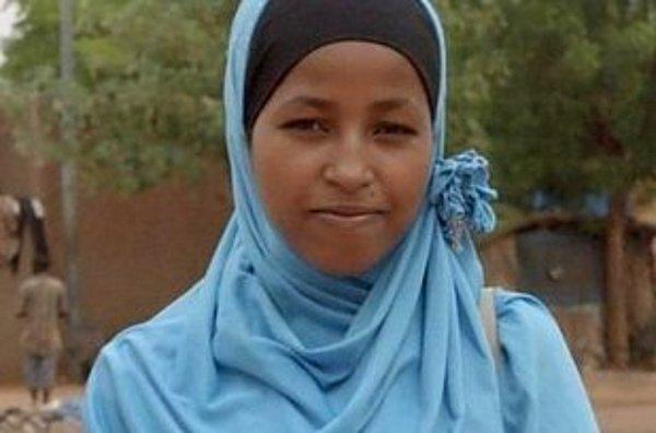 4. Balkissa Chaibou 16 yaşındayken zorla kuzeni ile evlendirilmeyi reddetti ve o günden sonra kızların zorla evlendirilmesinin karşısıda mücadele veriyor.