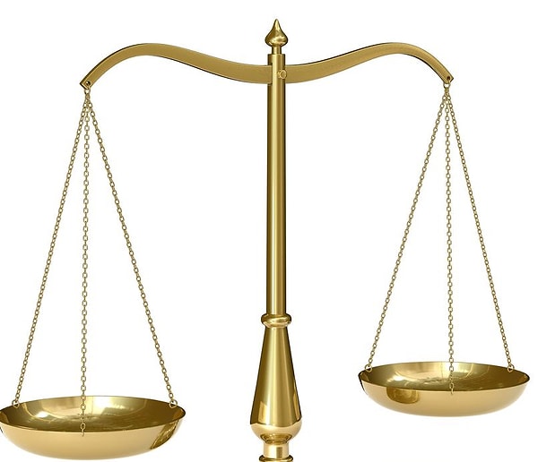 18. На свете никогда не будет справедливости. Ведь жизнь - это одно большое стечение обстоятельств.