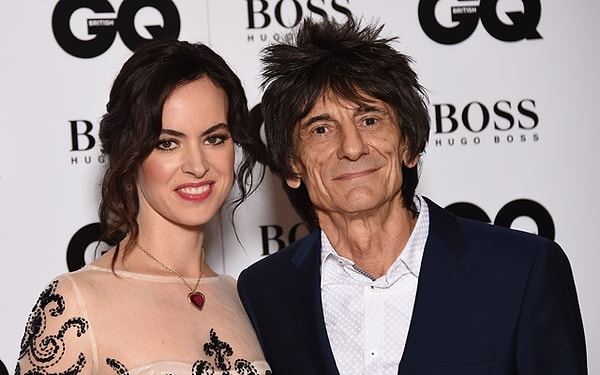 10. Забавный факт: коллега Джаггера по группе, 69-летний гитарист Ронни Вуд в мае 2016 года стал отцом близняшек