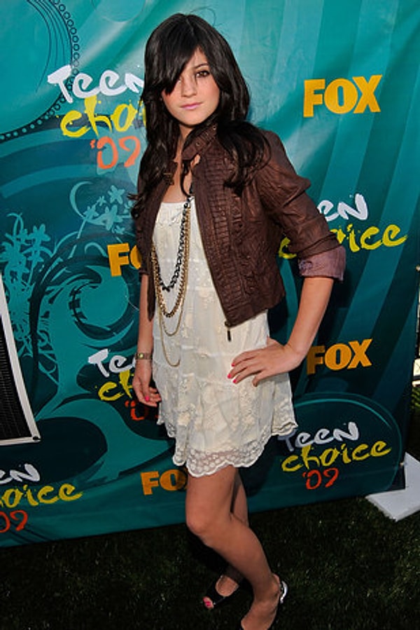 Но на кардинальные изменения пока не идет. Ведь ей еще только 12...