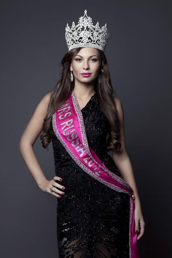 11. Инна Жиркова, жена защитника Юрия Жиркова