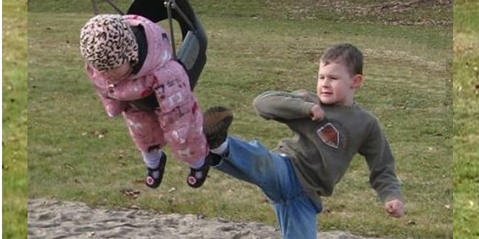 Kardeşine Kötü Davranmayı İlke Edinmiş 20 Zalım Çocuk