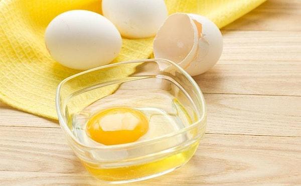 3. Yumurtanın içerdiği protein ile saçlarınız beslensin.
