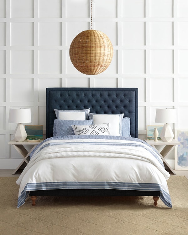 6. Изголовье из пушистой ткани сделает вечера еще более ленивыми