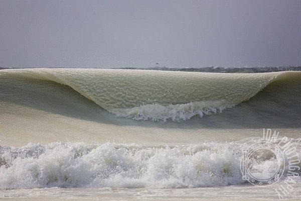 1. Nantucket Adası'nın kıyılarına vuran donmuş dalgalar