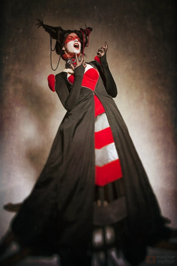 4. Красная королева