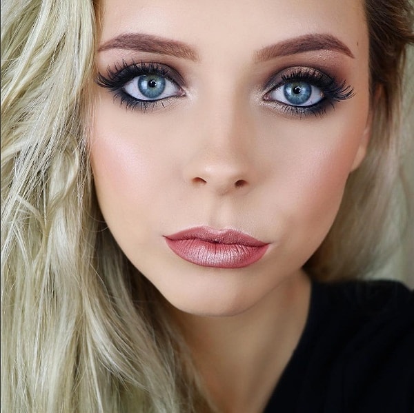 2. Пышные ресницы