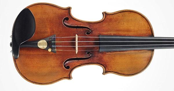 Antonio Stradivari, 1644 İtalya doğumlu bir müzik aletleri yapımcısı olup, 18. yüzyılın Avrupa'da kendi konusunda en ünlü üreticisiydi.