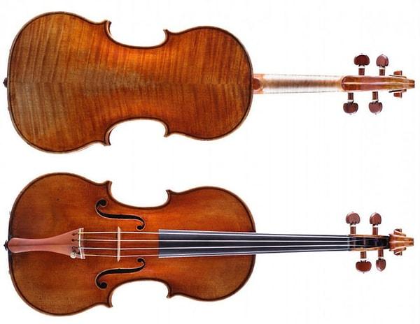 Halen tüm dünyada tahmini 700 tane Stradivarius enstrüman olduğu bilinmekte, bunlardan biri, İzmir Buca'da bulunmaktadır.