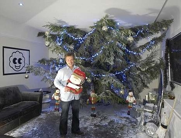 4. Обернись, оно позади тебя! 😱