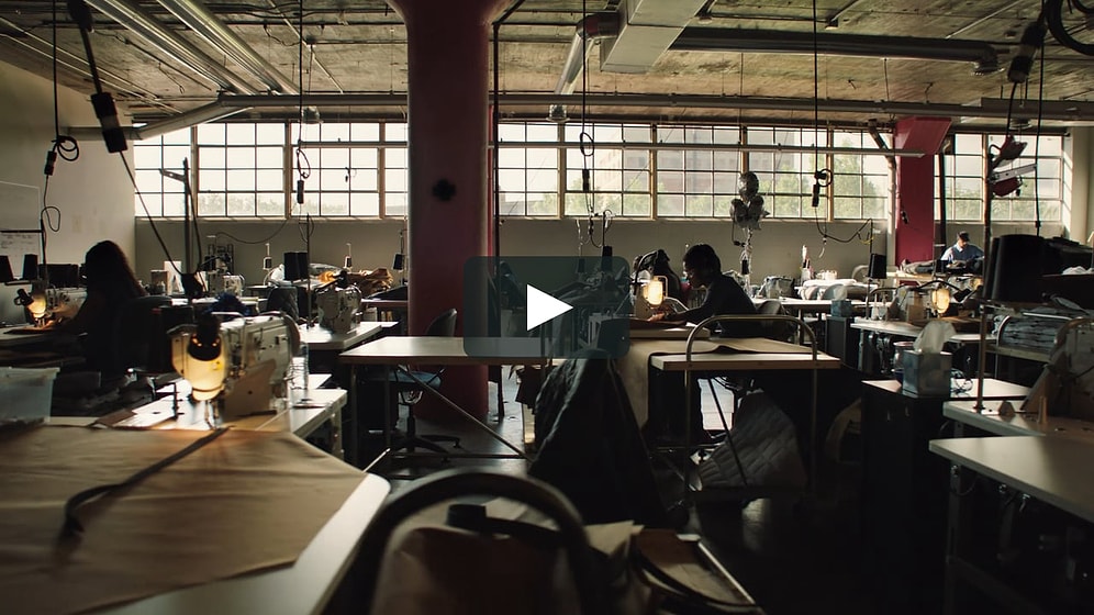 Бездомные шьют для других себе подобных куртки-спальные мешки