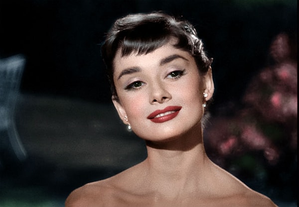 6. "Люди гораздо больше, чем вещи, нуждаются в том, чтобы их подобрали, починили, нашли им место и простили; никогда никого не выбрасывайте" Одри Хепберн