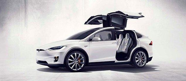 10. "Ben elektrikli otomobil sevmiyorum." diyenleri bile kendine aşık eden elektrikli otomobil: Tesla Model X SUV P100D!