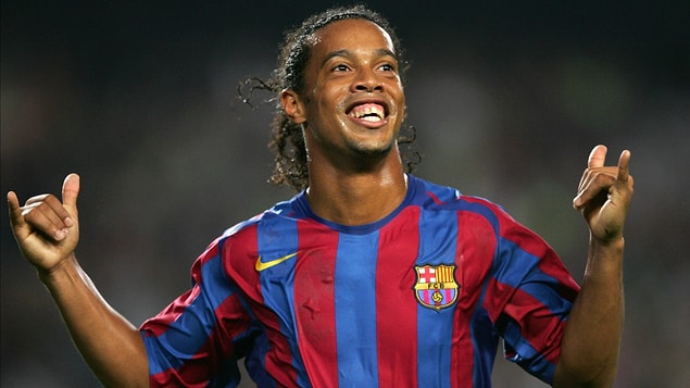 Aslında gerek yok da, hani adettendir diye Ronaldinho'nun kariyerini kısaca bir hatırlayalım.
