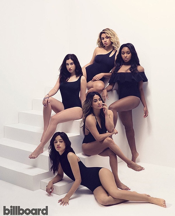 1. Fifth Harmony üyesi Ally Brooke'un belli ki iki tane sağ ayağı var.