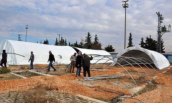112 metrekarelik 18 çadırın kurulumu gerçekleştiriliyor