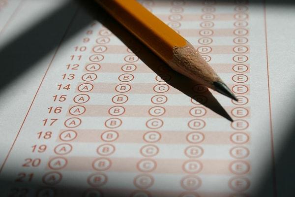 Üniversiteye giriş sınavı 2010'dan bu yana iki sınav olarak uygulanıyor...