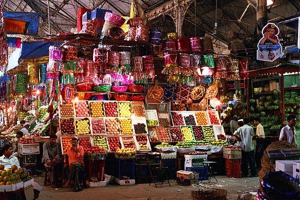 8. Yöresel lezzetleri bulmak isteyenlere: The Crawford Market, Mumbai