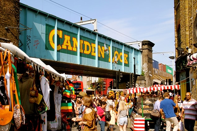11. Hediyelik eşya cenneti: Camden Lock Market, Londra