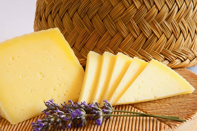 9. Tostluk değil yemeklik: Spain Manchego Cheese