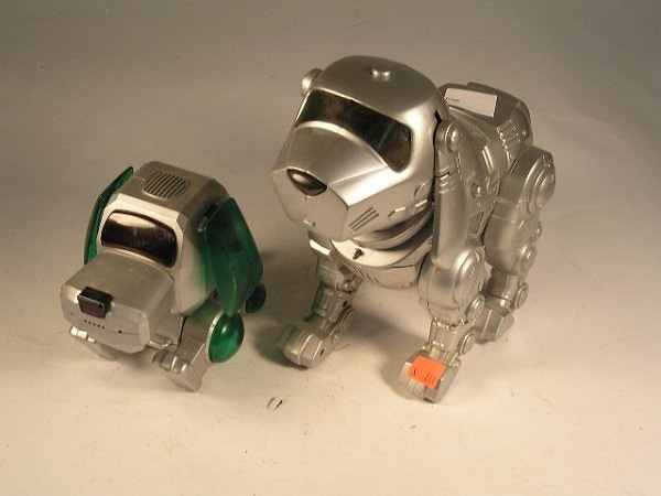 10. Игрушечные роботы