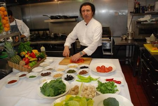 "Özellikle yaz döneminde lahmacuna 75 TL fiyat koyanlar çok ayıp ediyor; böyle şey olmaz, böyle fiyat konmaz."