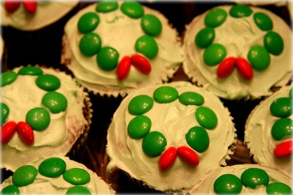 15. Те самые украшения, которые вешают на двери.