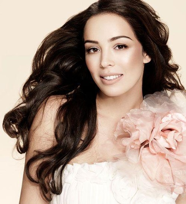 Azra Akın