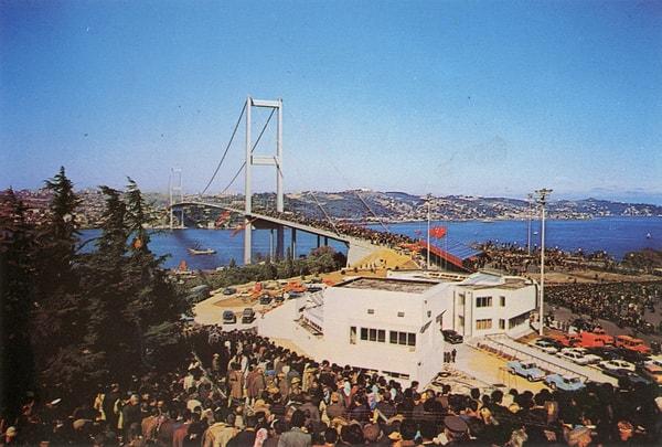 10. Hizmete girdiği anda dünyanın en uzun dördüncü asma köprüsü unvanına sahip oldu.