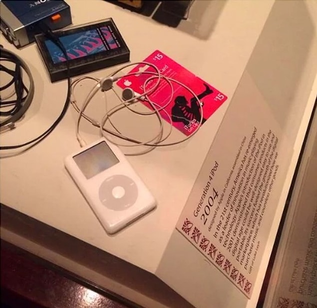 12. Orijinal iPod da aynı şekilde.