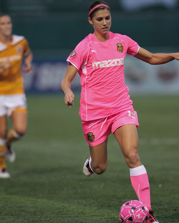 6. Первый гол на международном уровне девушка забила в ворота сборной Кубы.