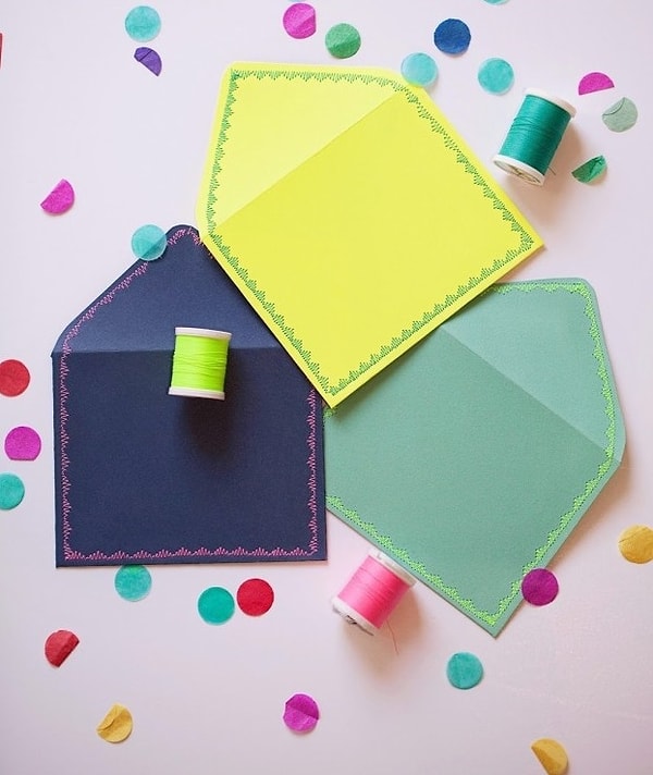 13. Красочная открытка в самодельном конверте