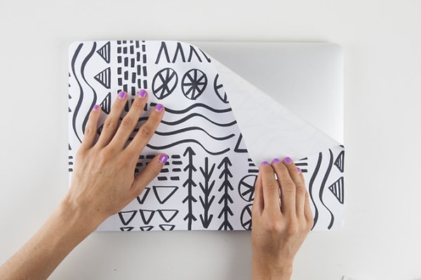 18. Креативная пленка для ноутбука