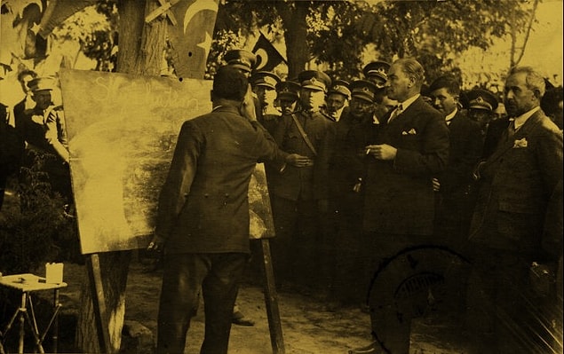 11. Anadolu'da Türkçe'yi ilk resmi dil olarak kabul eden kişi kimdir?
