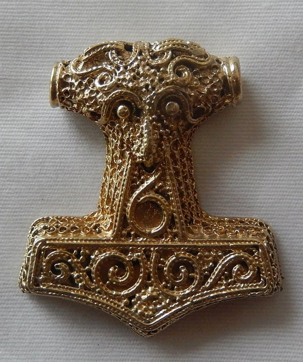 10. Мьёлльнир