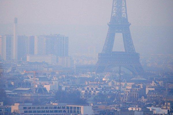 10. Fransa başkenti Paris'te de son 10 yılın en ciddi hava kirliliği seviyesine ulaşıldı.