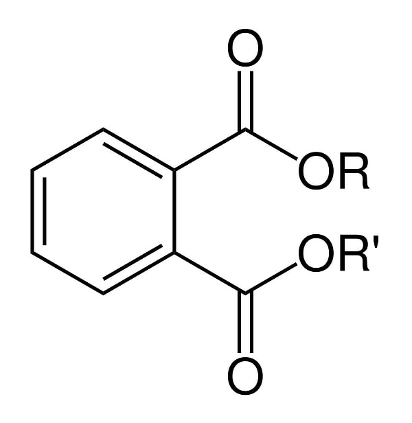 6. Дело в том, что в пластиковых бутылках содержится фталевый эфир, который отрицательно влияет на гормональный фон, вследствие чего могут возникнуть проблемы с эндокринной системой.