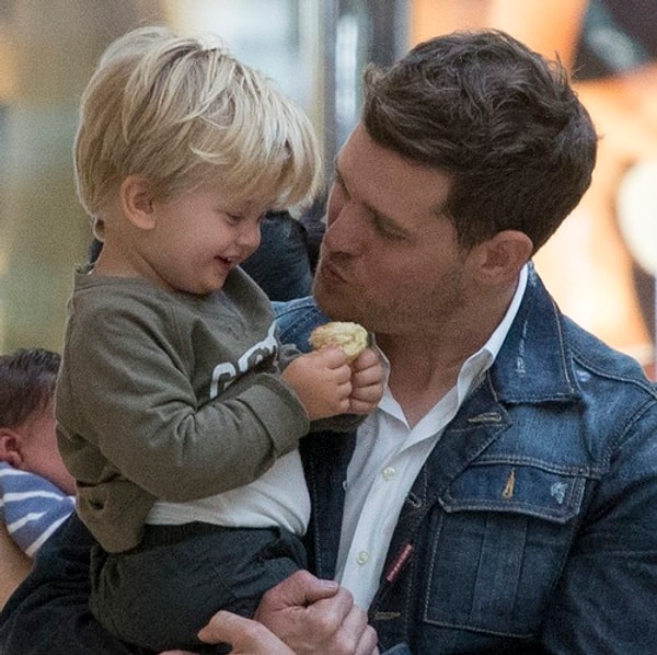 8. Вся семья приедет в Лос-Анджелес, чтобы быть с Ноа, вместо того чтобы лететь в Ванкувер, где они обычно проводят праздники.