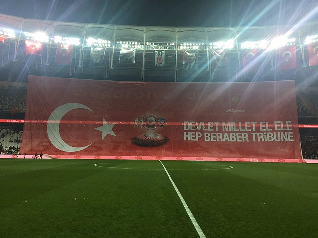 Türk Futbolu 'Şehitlere Saygı Maçı'nda Bir Araya Geldi