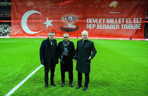 Türk futbolunun 3 büyük teknik direktörü Fatih Terim, Şenol Güneş ve Mustafa Denizli Şehitlere Saygı Maçı için Vodafone Arena'daydı.