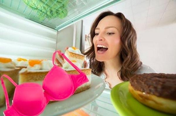 12. O uzun ve hararetli yaz aylarında hamileyseniz sütyenlerinizi buzdolabına koyun.