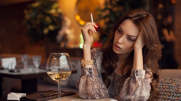 7. "Они так холодны, что ищут себе тепла в спиртном. Они разгорячены и ищут прохлады у замерзших умов. Все они хилы и одержимы общественным мнением"