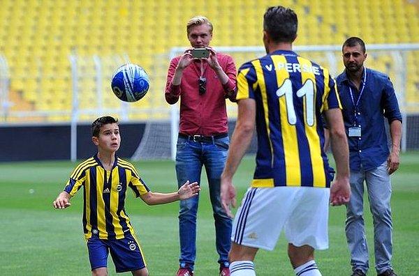 Shaqueel, Fenerbahçe'nin alt yapısında forma giyiyor.