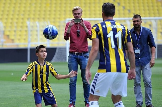 Shaqueel, Fenerbahçe'nin alt yapısında forma giyiyor.